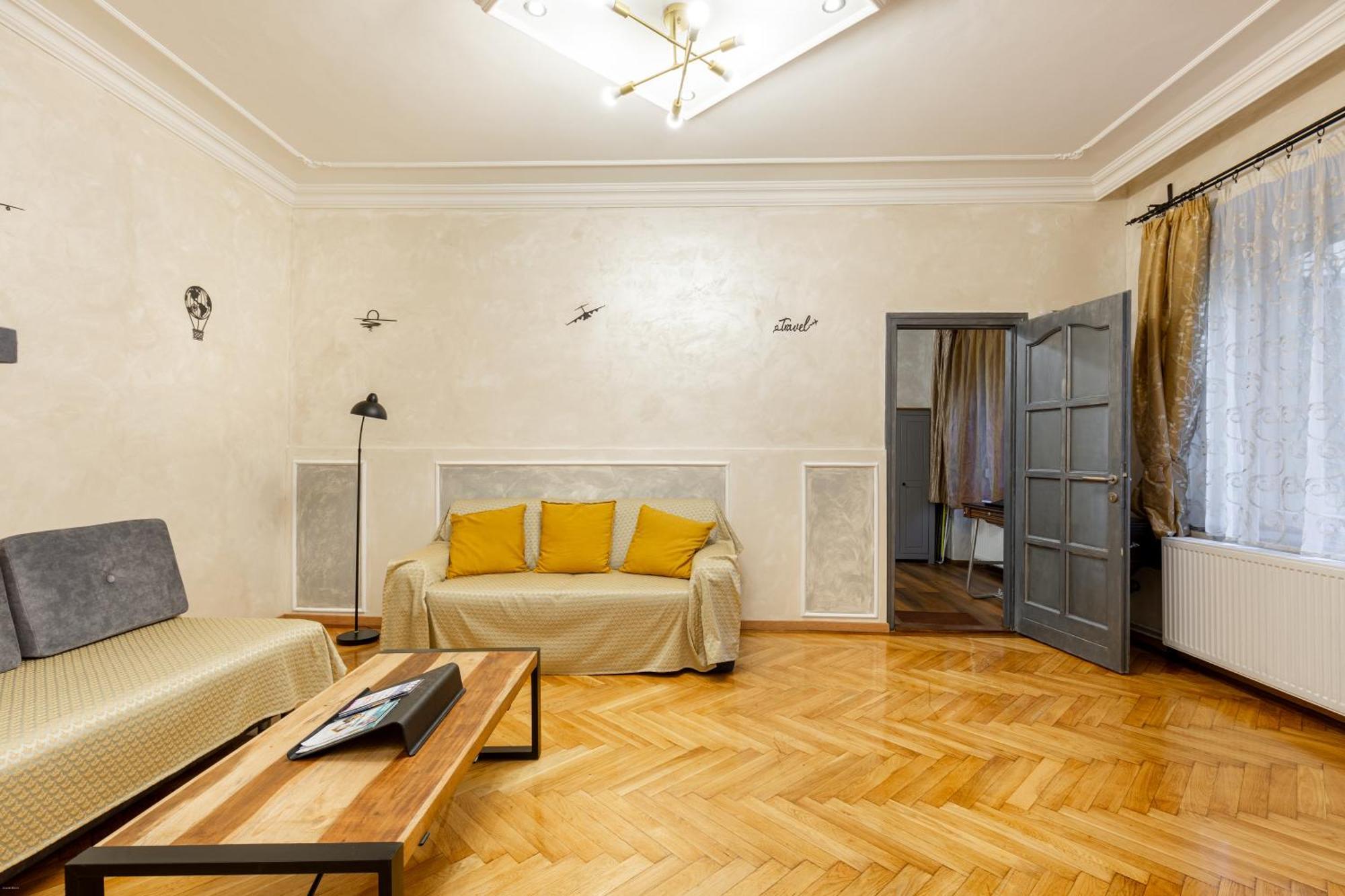 Mari&Emi Flat In Corvin Appartement Boedapest Buitenkant foto