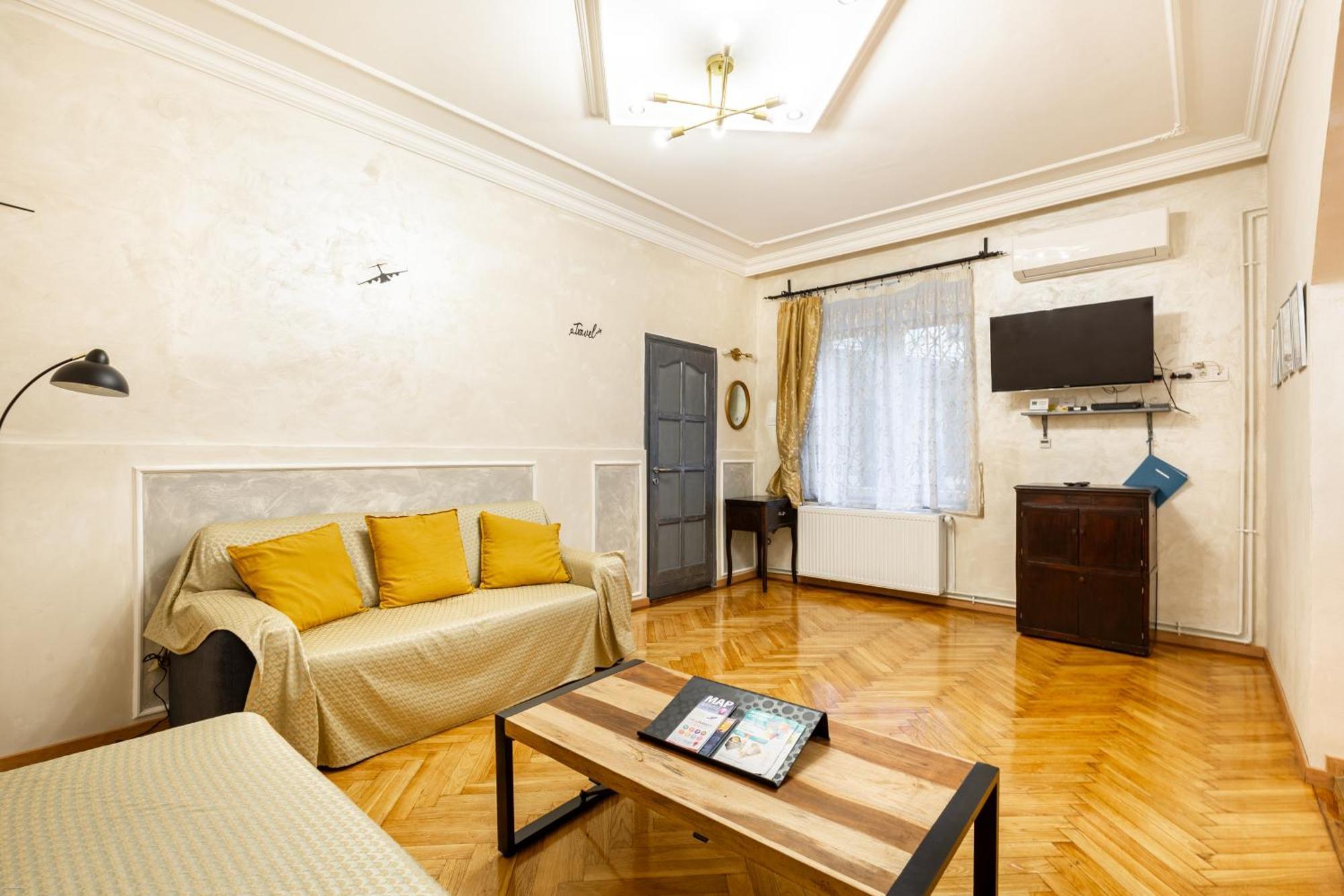 Mari&Emi Flat In Corvin Appartement Boedapest Buitenkant foto